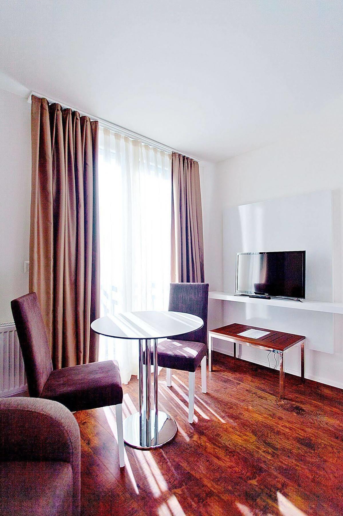 Suite Apartments By Livingdowntown Цюрих Экстерьер фото