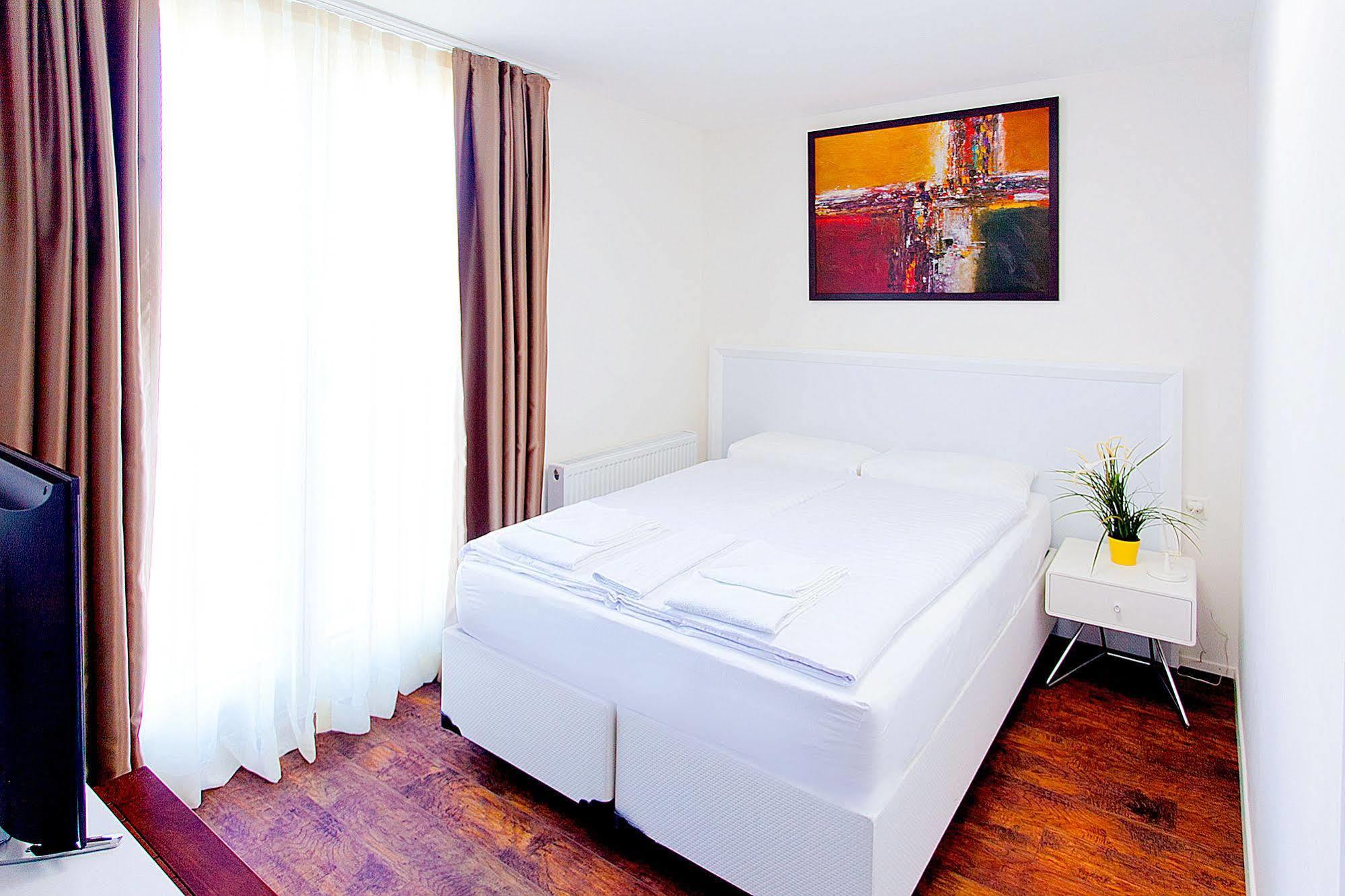 Suite Apartments By Livingdowntown Цюрих Экстерьер фото